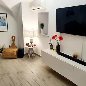 Vhome Exclusive Living , Katania Włochy